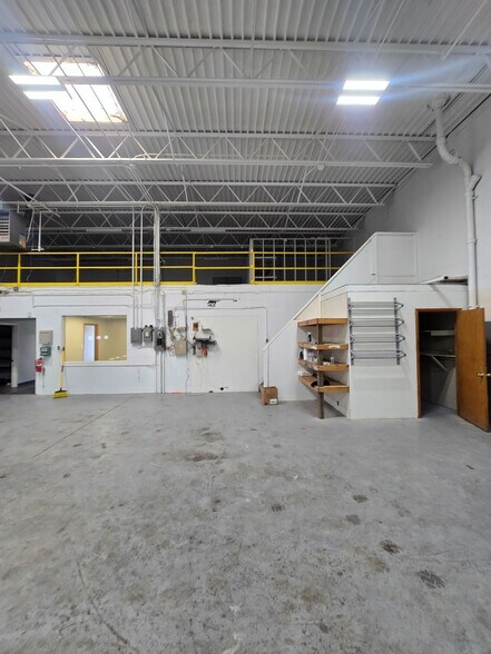 3540 Jefferson Ave SE, Grand Rapids, MI à louer - Photo de l’immeuble – Image 2 sur 16