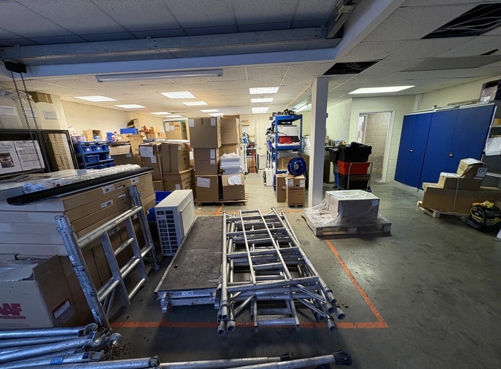 25 Ensign Way, Southampton à louer Photo intérieure– Image 1 sur 5