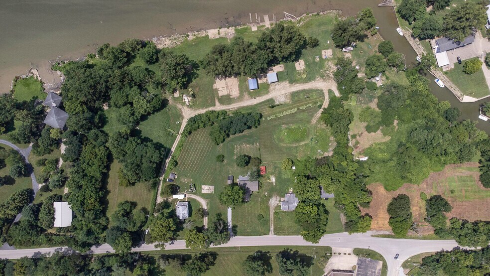 5209 River Rd, Louisville, KY à vendre - Photo de l’immeuble – Image 3 sur 55