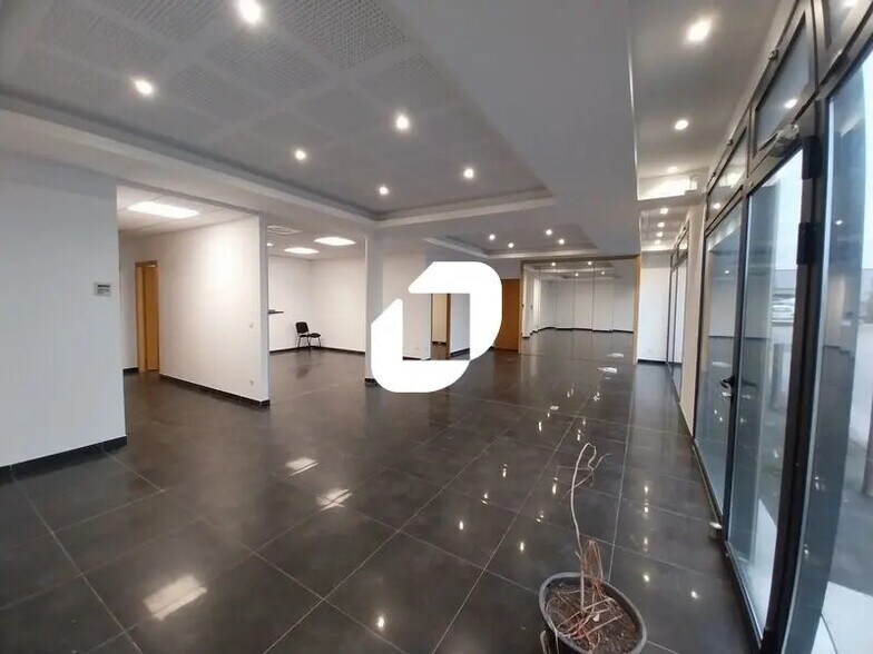 Local d’activités dans Saint-Jean-de-Védas à louer - Photo intérieure – Image 2 sur 7