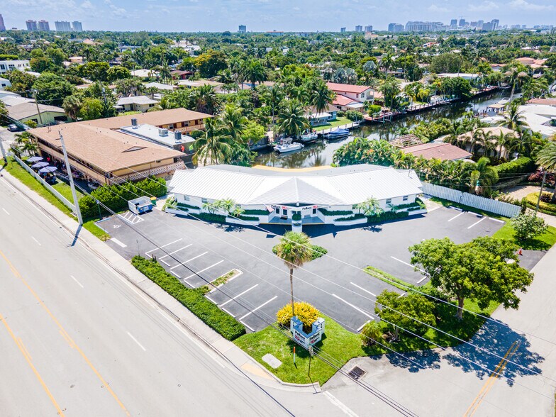 1800 NE 26th St, Wilton Manors, FL à louer - Photo de l’immeuble – Image 2 sur 25