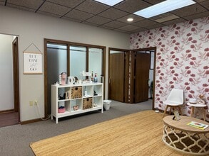 100 E Park St, Olathe, KS à louer Photo intérieure– Image 2 sur 11