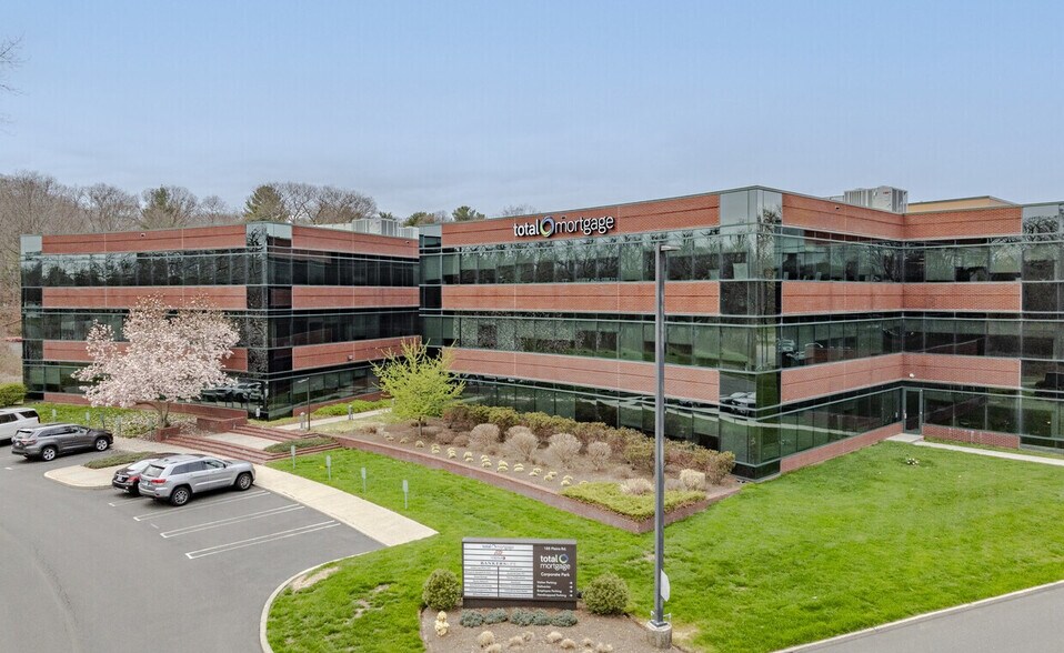 185 Plains Rd, Milford, CT à louer - Photo de l’immeuble – Image 2 sur 13