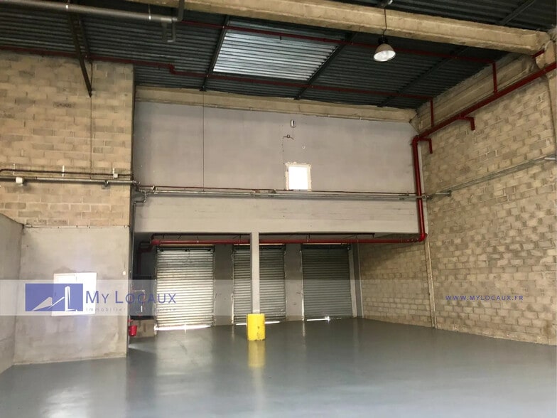 Industriel/Logistique dans Marly-la-Ville à louer - Photo de l’immeuble – Image 2 sur 6