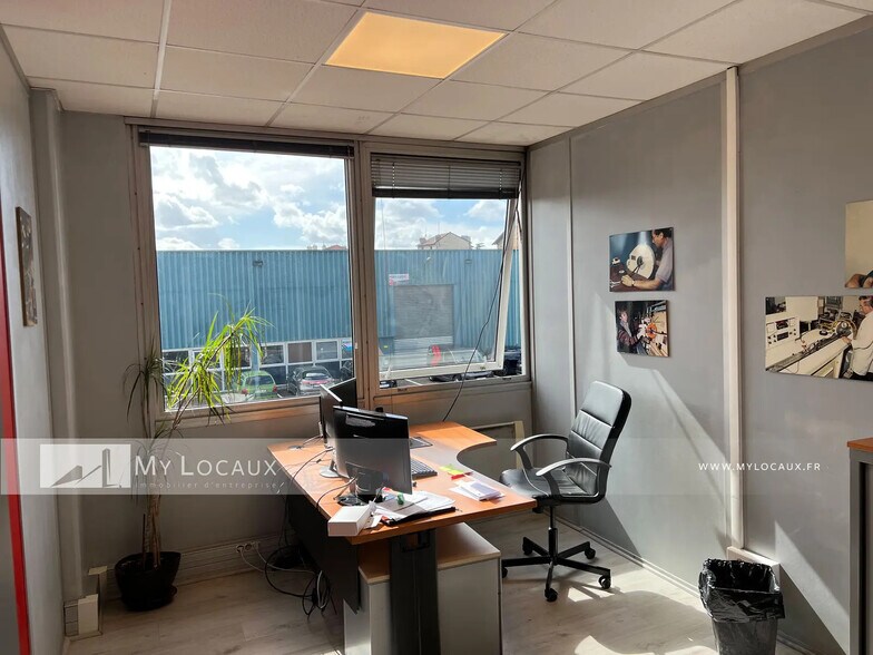 Local d’activités dans Argenteuil à louer - Photo de l’immeuble – Image 3 sur 8