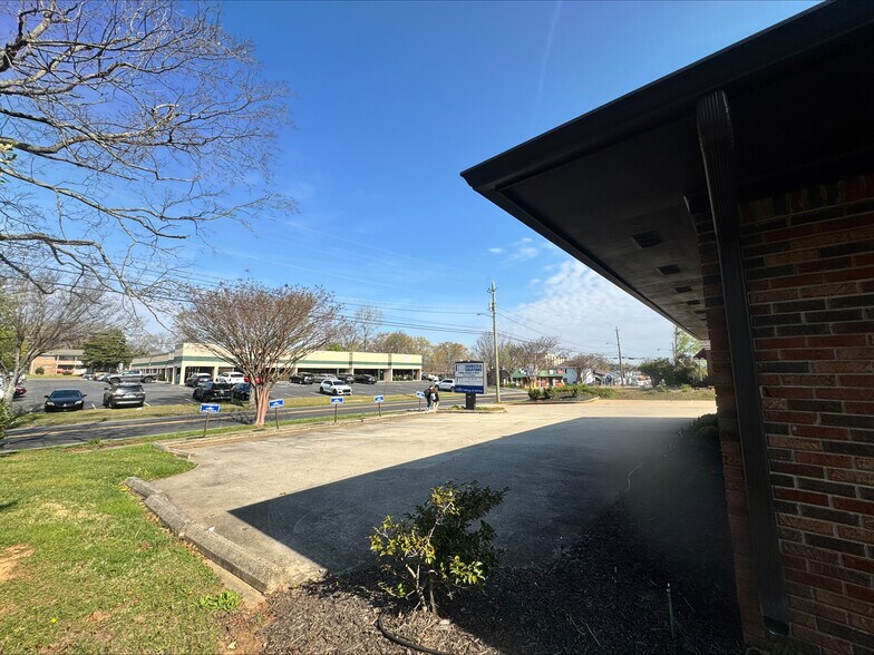2150 N Ocoee St, Cleveland, TN à louer - Photo de l’immeuble – Image 3 sur 6