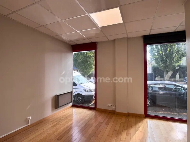 Bureau dans Rennes à vendre - Photo de l’immeuble – Image 1 sur 15