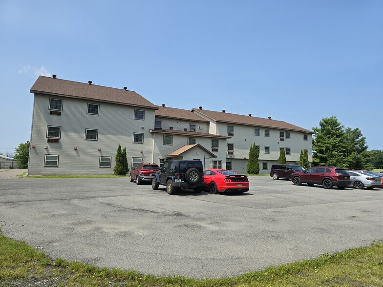 2 Elizabeth Ave, Massena, NY à vendre - Photo principale – Image 1 sur 3