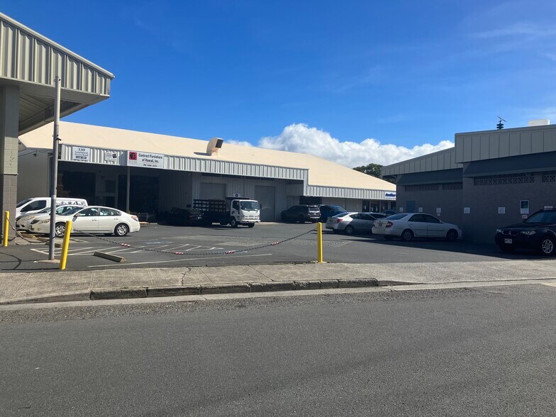 2290 Alahao Pl, Honolulu, HI à louer - Photo de l’immeuble – Image 2 sur 22