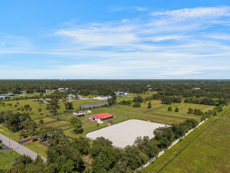 806 N Jackson Rd, Venice, FL à vendre - Photo de l’immeuble – Image 3 sur 16