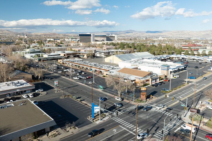 3350 Lakeside Dr, Reno, NV à louer - Photo de l’immeuble – Image 2 sur 2