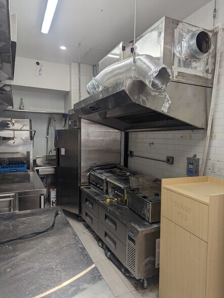 201 W 14th St, New York, NY à louer - Photo de l’immeuble – Image 1 sur 7