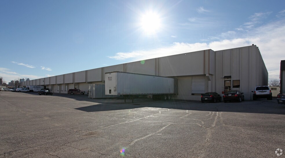 1200-1242 Erie St, North Kansas City, MO à louer - Photo de l’immeuble – Image 2 sur 4