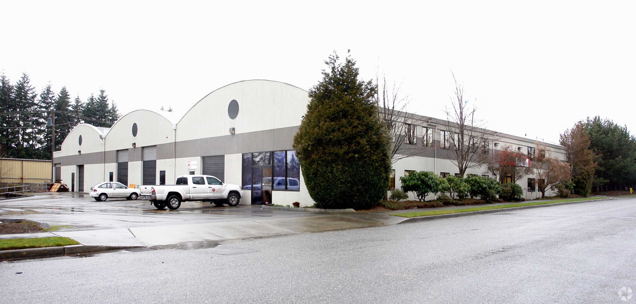 AT&T Lynnwood Warehouse portefeuille de 2 biens à vendre sur LoopNet.fr Photo de l’immeuble– Image 1 sur 4