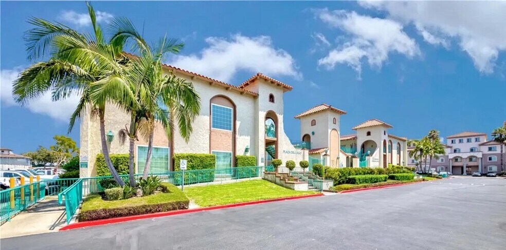 17220 Newhope St, Fountain Valley, CA à louer - Photo de l’immeuble – Image 3 sur 56