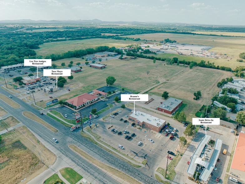 2022 Gore Boulevard, Lawton, OK à vendre - Aérien – Image 2 sur 2