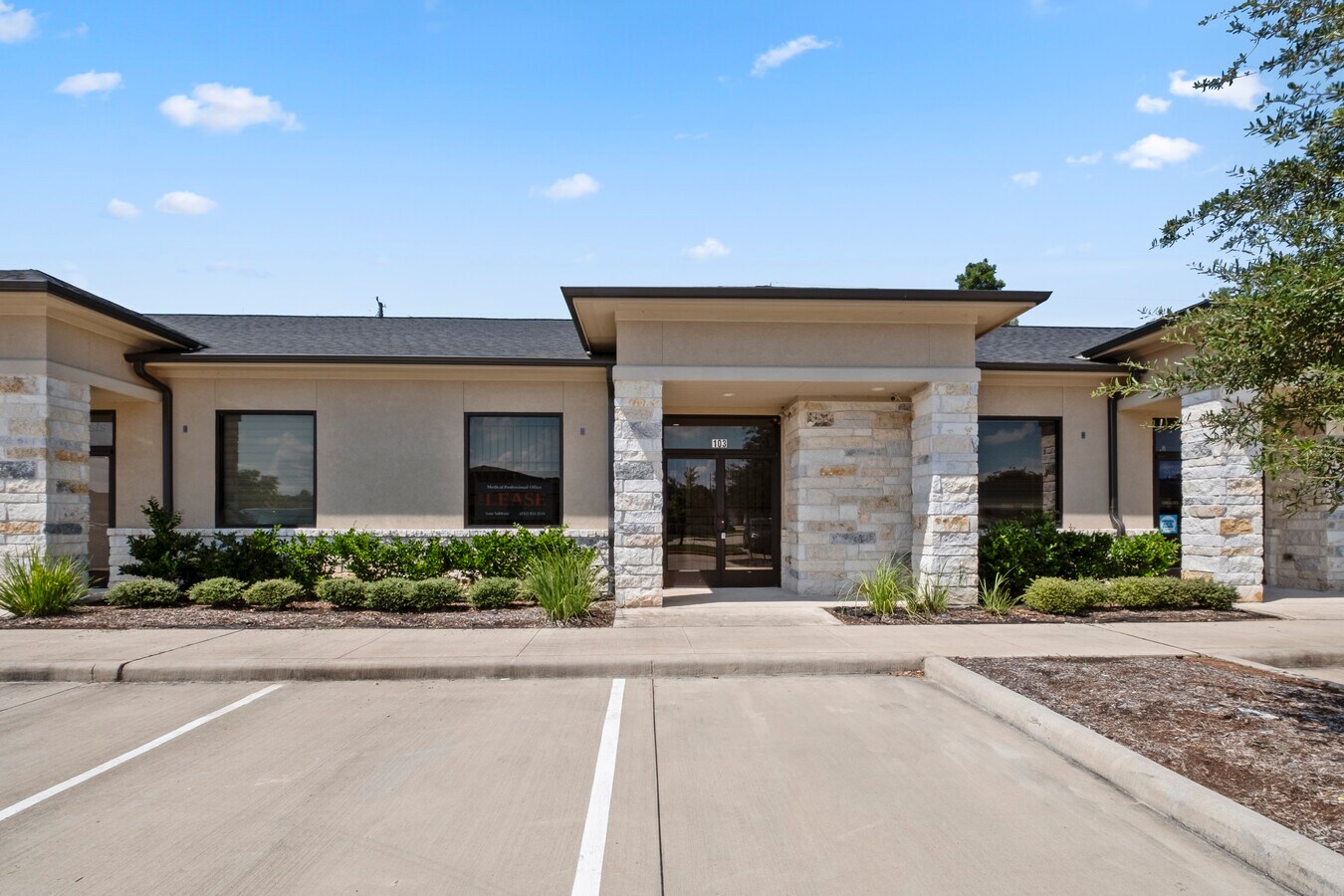 4220 Cartwright Rd, Missouri City, TX 77459 - Lot 103 -  - Photo intérieure - Image 1 of 15