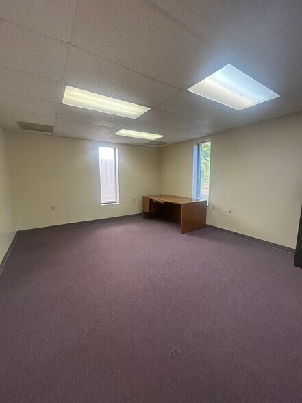4905 US 70 W, Marion, NC à louer - Photo de l’immeuble – Image 2 sur 5