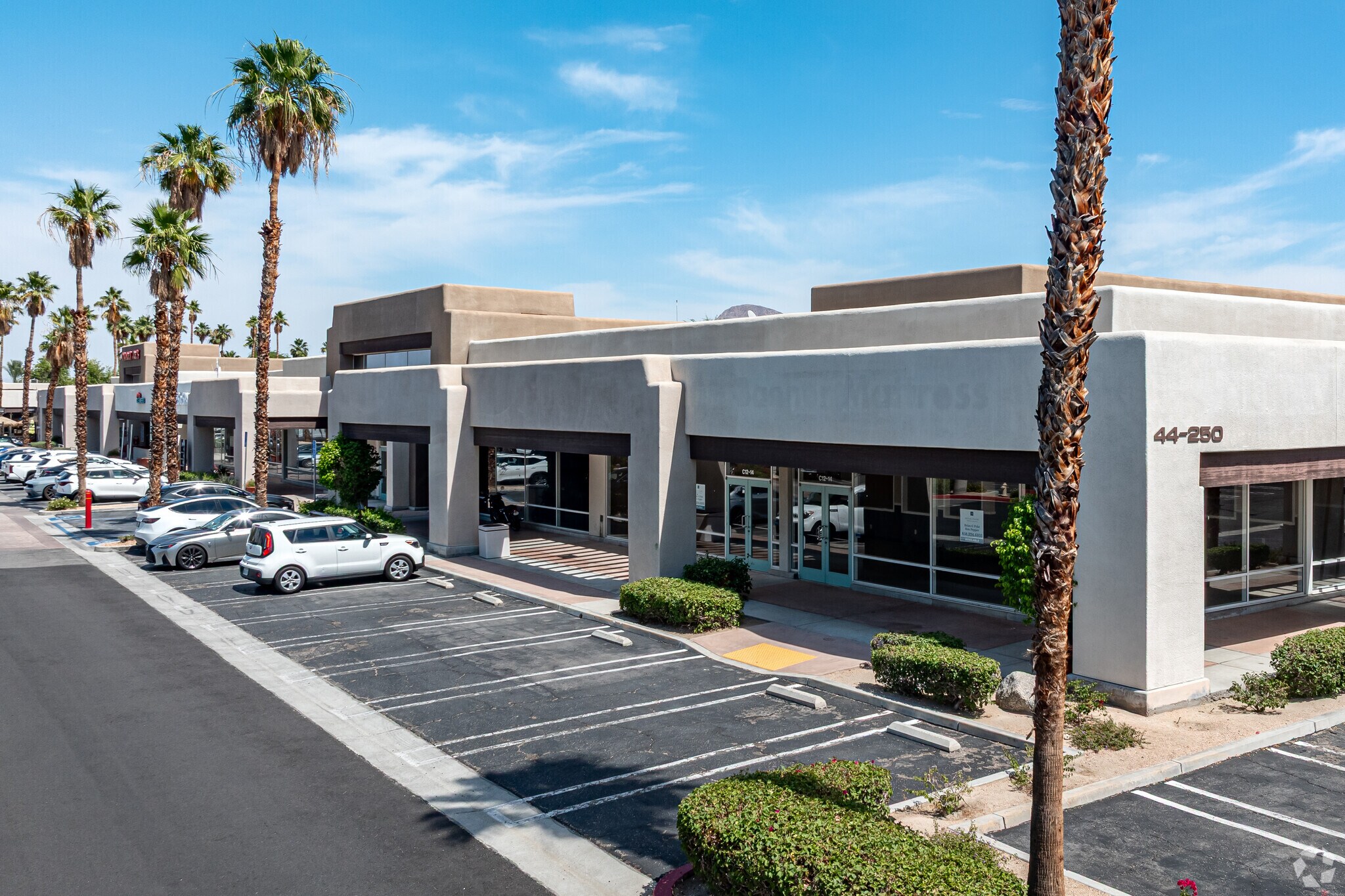 44250 Town Center Way, Palm Desert, CA à vendre Photo principale– Image 1 sur 8