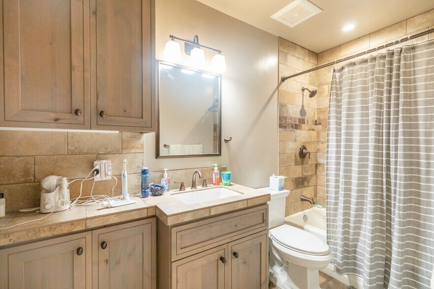 2229 24th St, Sacramento, CA à vendre - Photo intérieure – Image 2 sur 24