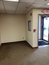 803-907 Industrial Dr, West Chicago, IL à louer Photo intérieure– Image 2 sur 7