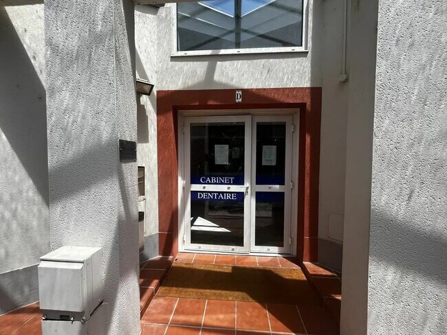 Plus de détails pour Bureau à vendre