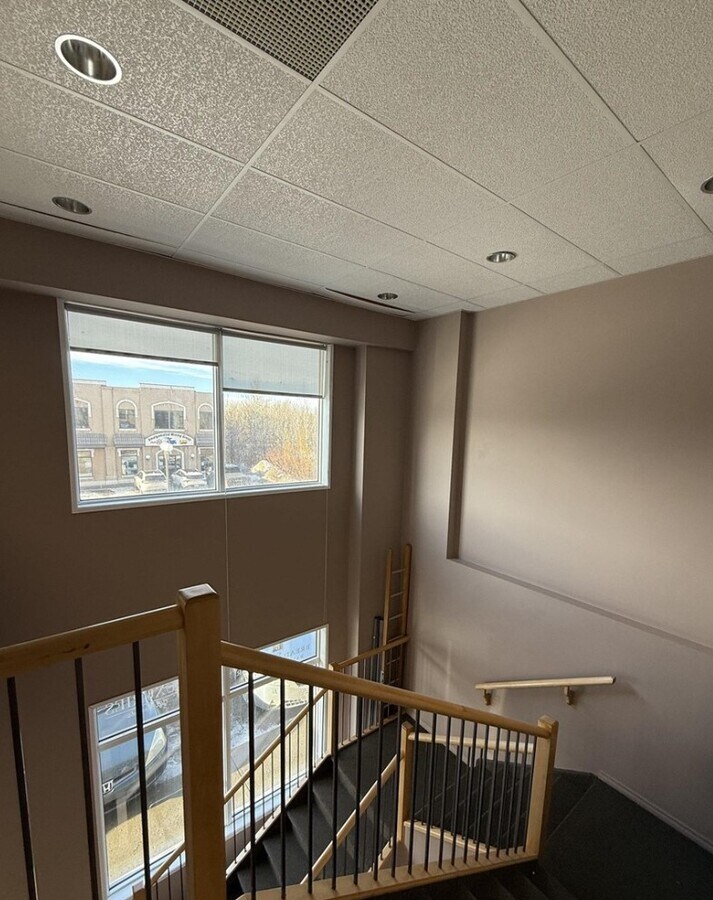 6916-6928 Roper Rd NW, Edmonton, AB T6B 3H9 - Lot 6924 -  - Photo intérieure - Image 1 of 8
