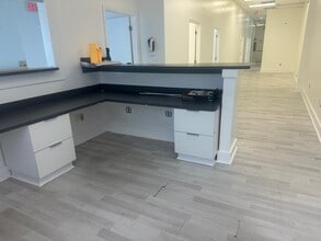 5500 NW 167th St, Miami Gardens, FL à louer Photo intérieure– Image 2 sur 12