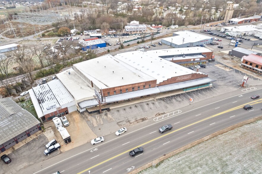 1214 College St, Clarksville, TN à louer - Photo de l’immeuble – Image 3 sur 42