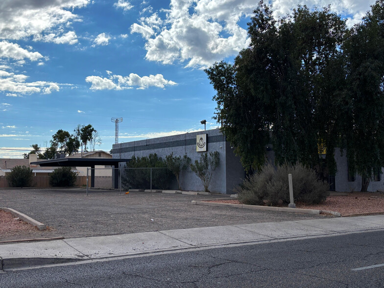 4141 W Bethany Home Rd, Phoenix, AZ à louer - Photo de l’immeuble – Image 2 sur 21
