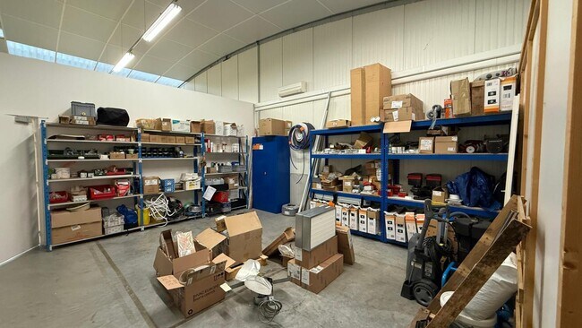 Plus de détails pour Industriel/Logistique à louer