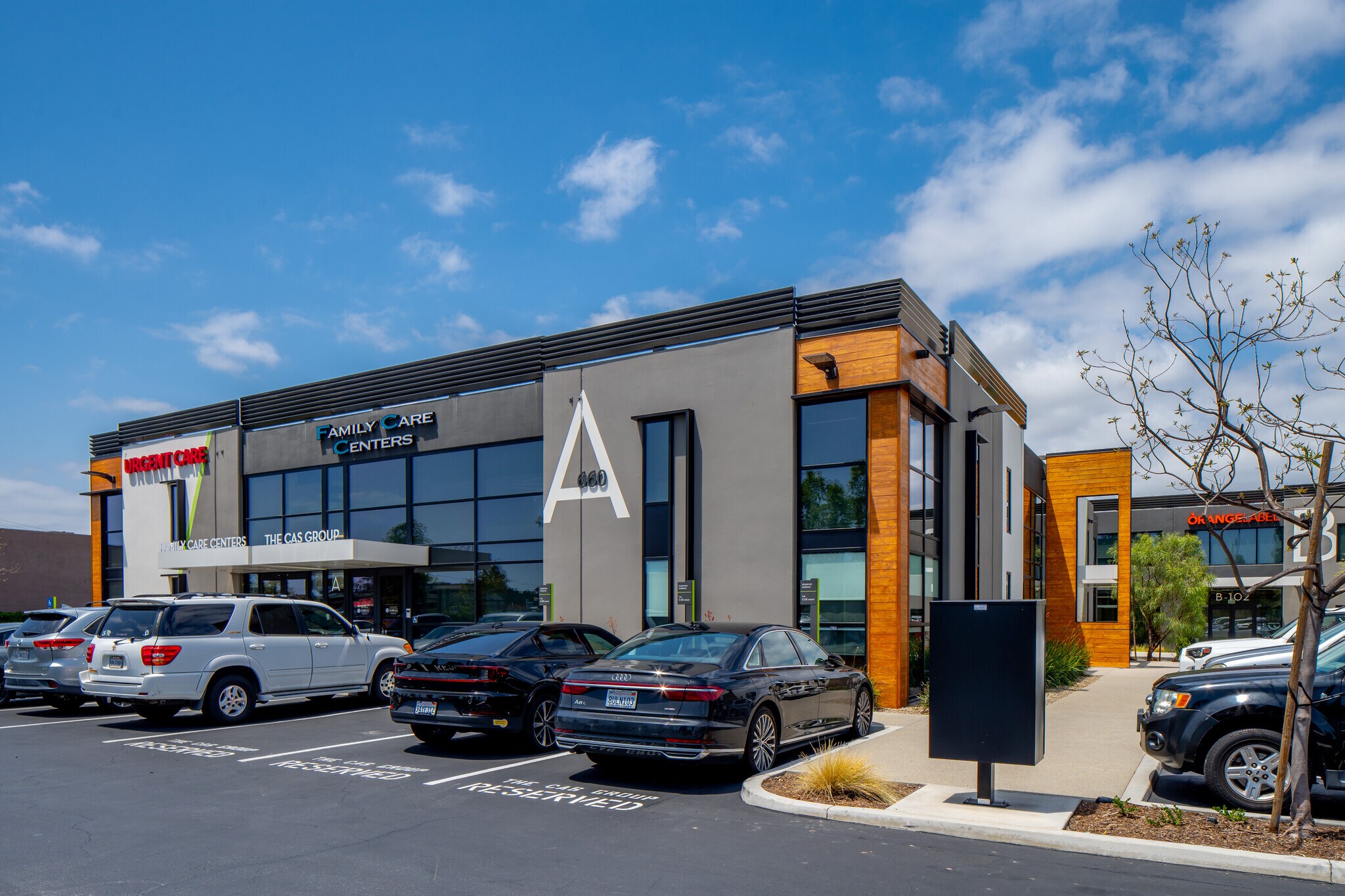 660 W Baker St, Costa Mesa, CA à vendre Photo principale– Image 1 sur 10