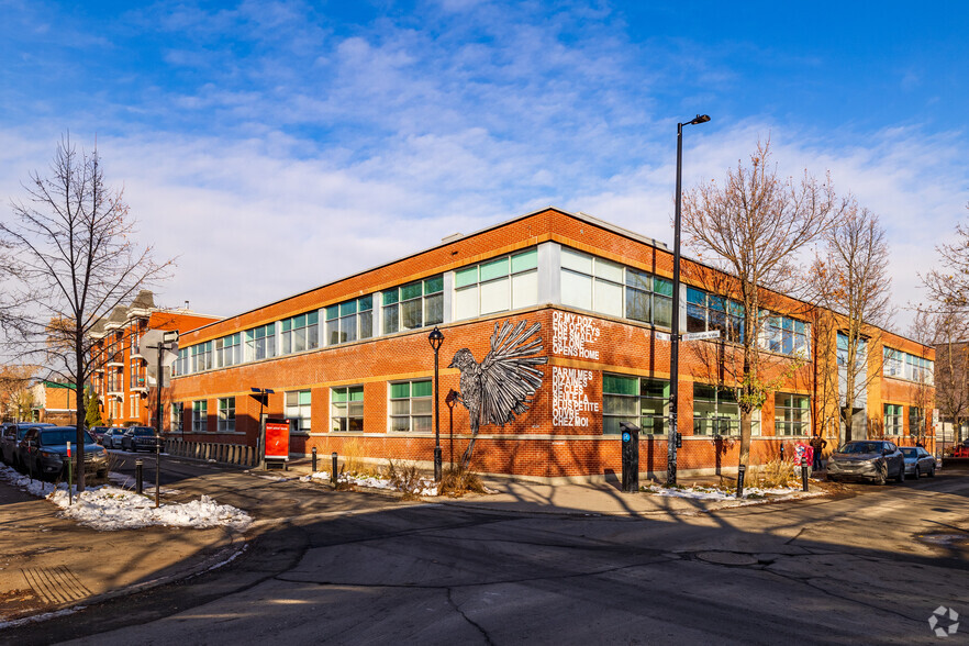 225 Rue Roy E, Montréal, QC à louer - Photo principale – Image 1 sur 6