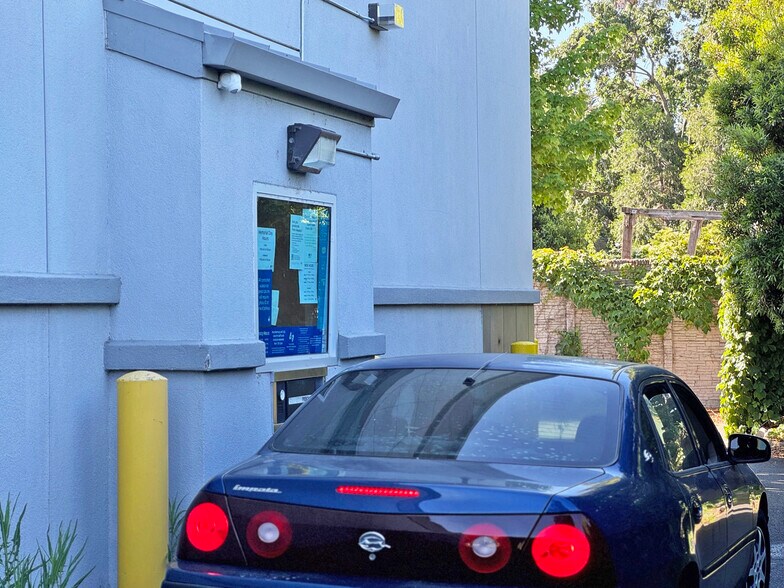 955 Stony Point Rd, Santa Rosa, CA à louer - Photo de l’immeuble – Image 3 sur 5