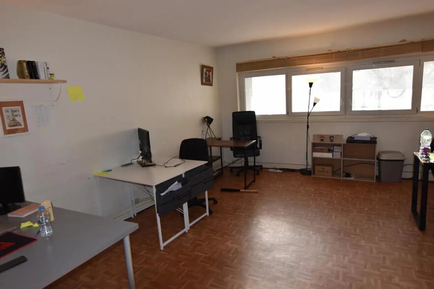 Bureau dans Villejuif à louer - Photo de l’immeuble – Image 2 sur 6