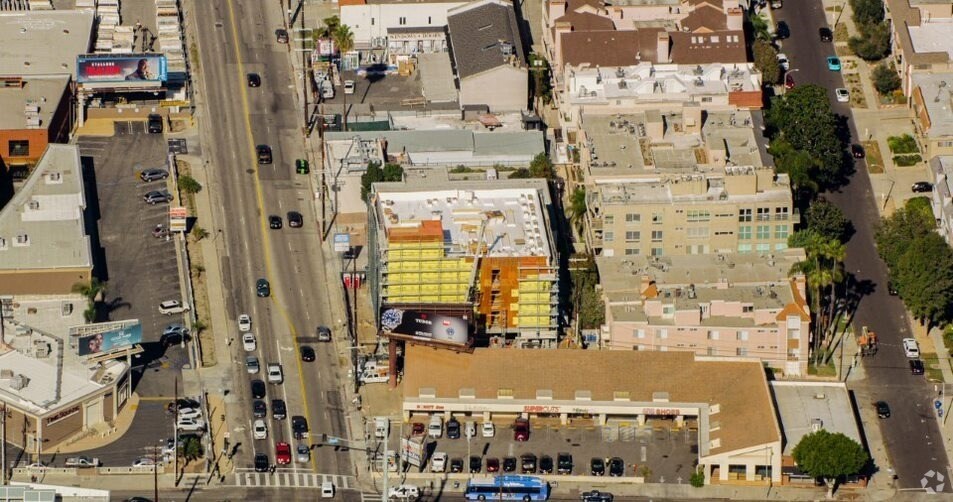 2352 S Sepulveda Blvd, Los Angeles, CA à louer - Photo principale – Image 2 sur 9