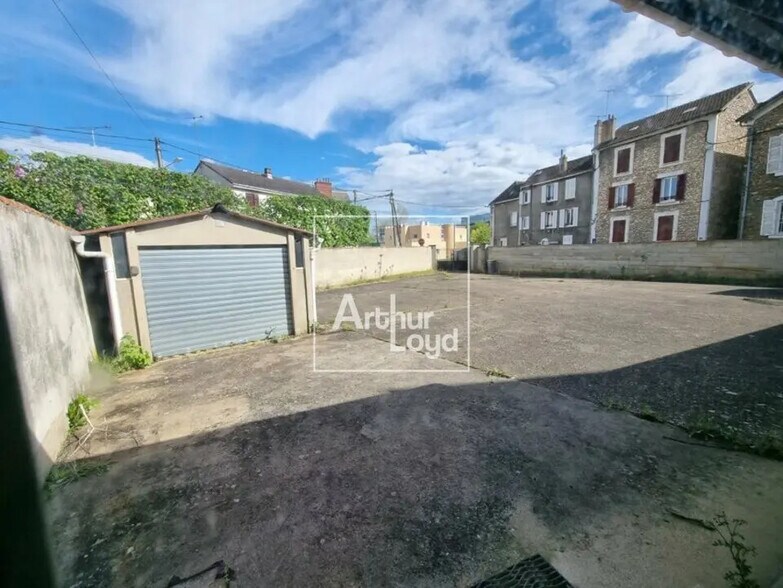 Bureau dans Melun à vendre - Photo de l’immeuble – Image 2 sur 3