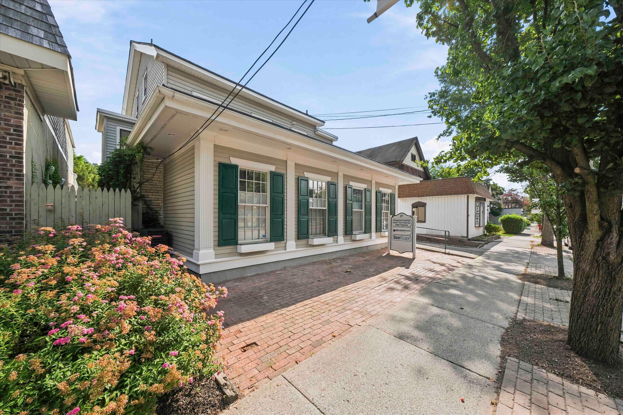 17 Collegeview Ave, Poughkeepsie, NY à louer Photo de l’immeuble– Image 1 sur 44
