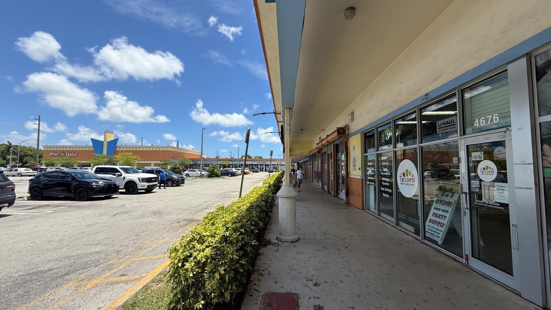 4646-4698 NW 183rd St, Miami Gardens, FL à louer Photo de l’immeuble– Image 1 sur 6