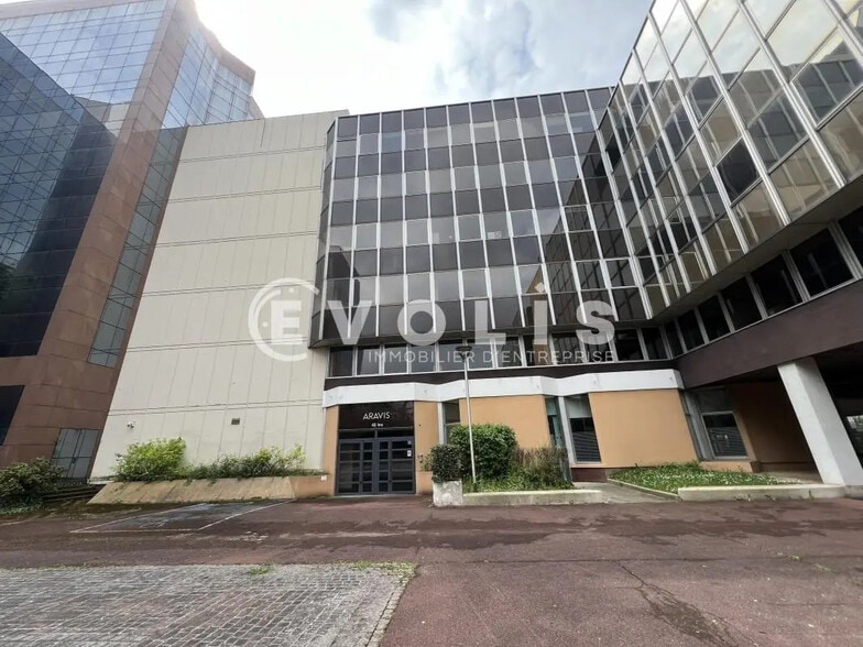 Bureau dans Fontenay-sous-Bois à louer - Photo de l’immeuble – Image 1 sur 10
