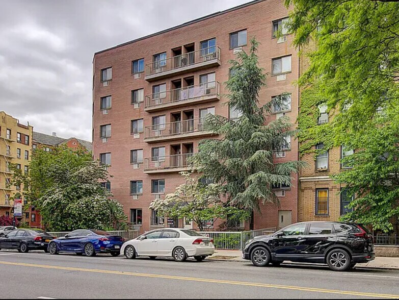 11882 Metropolitan Ave, Kew Gardens, NY à louer - Photo de l’immeuble – Image 3 sur 48