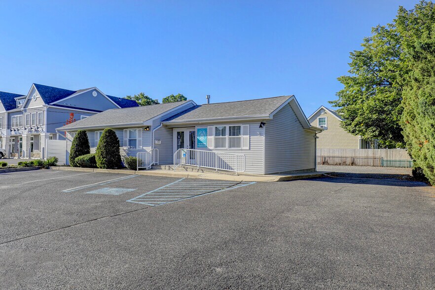 2417 Bridge Ave, Point Pleasant, NJ à vendre - Photo de l’immeuble – Image 3 sur 30