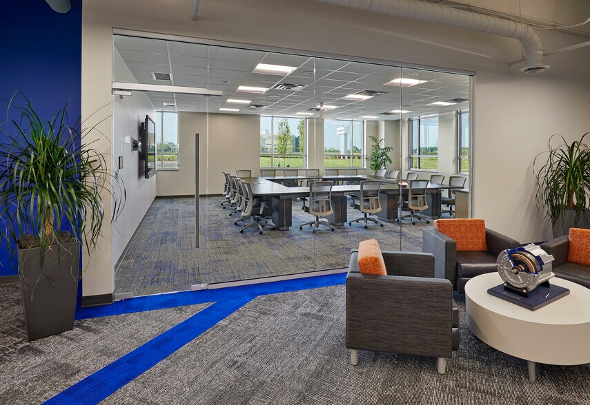13975 Borgwarner Dr, Noblesville, IN à louer - Photo intérieure – Image 3 sur 10