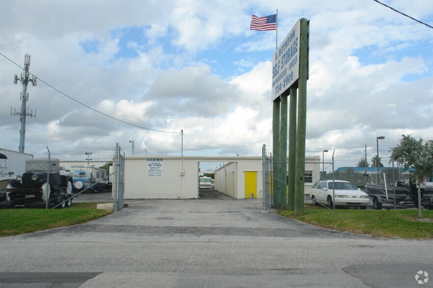 125 31st Ter S, Boynton Beach, FL à louer - Photo de l’immeuble – Image 2 sur 3