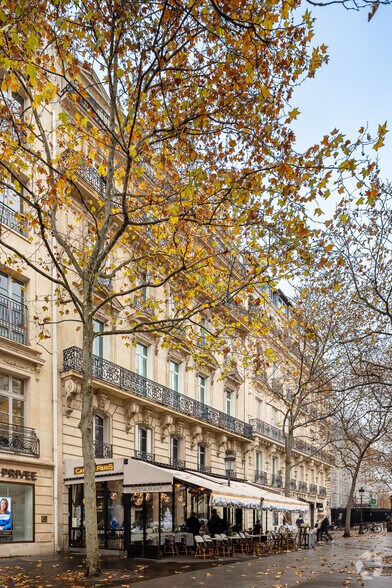 Bureau dans Paris à louer - Photo de l’immeuble – Image 2 sur 3