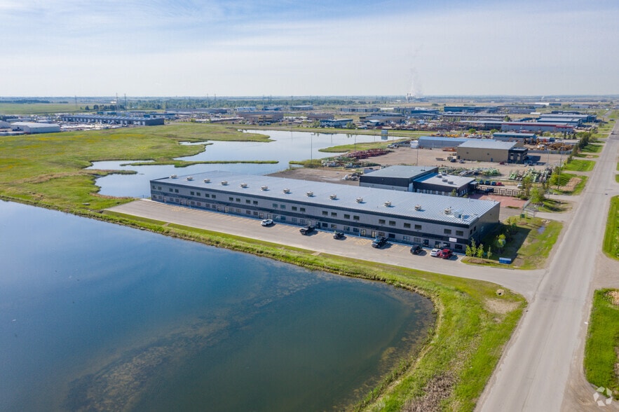 235126 Ryan Rd, Calgary, AB à louer - Aérien – Image 3 sur 6