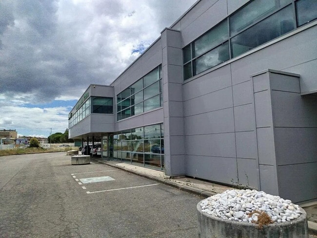 Plus de détails pour Différents types d’espaces à louer