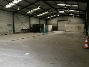 Local d’activités dans Pierrelaye à louer Photo de l’immeuble– Image 2 sur 5