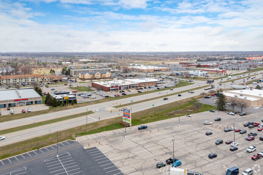 2863 W Shore Dr, Holland, MI à louer - Aérien – Image 2 sur 3