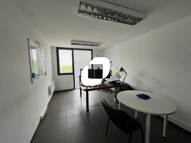 Bureau dans Fretin à louer - Photo de l’immeuble – Image 3 sur 10